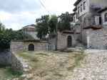 Zabudowania mieszkalne przy zamku w Berat